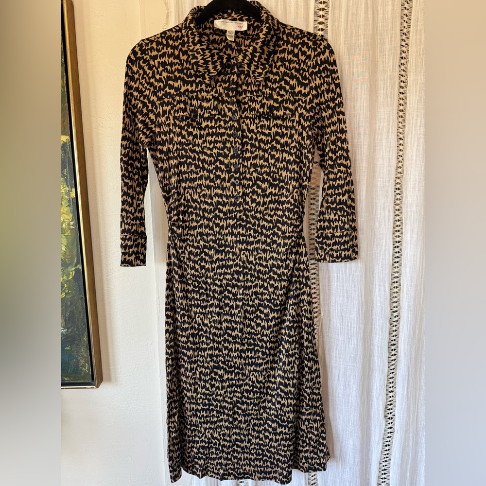Diane Von Furstenberg Silk Black and Tan Sheath Dress with Polo Collar